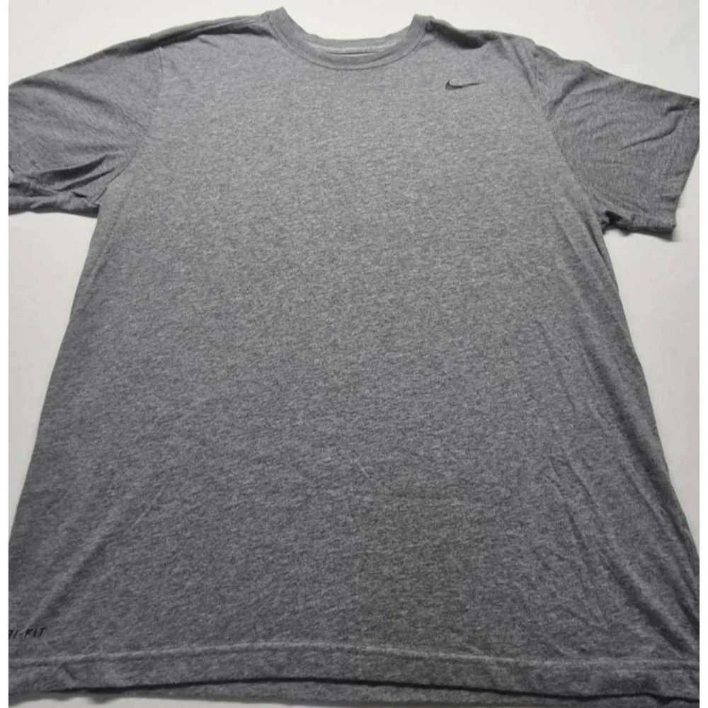 Nike Dri-Fit men's gray athletic basic‎ t-shirt sz. XL black swoosh logo